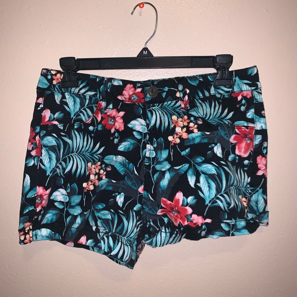 Tropical shorts